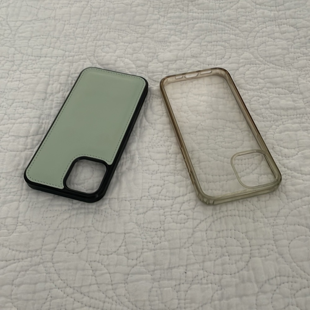 iPhone 12 case bundle - Picture 7 of 7